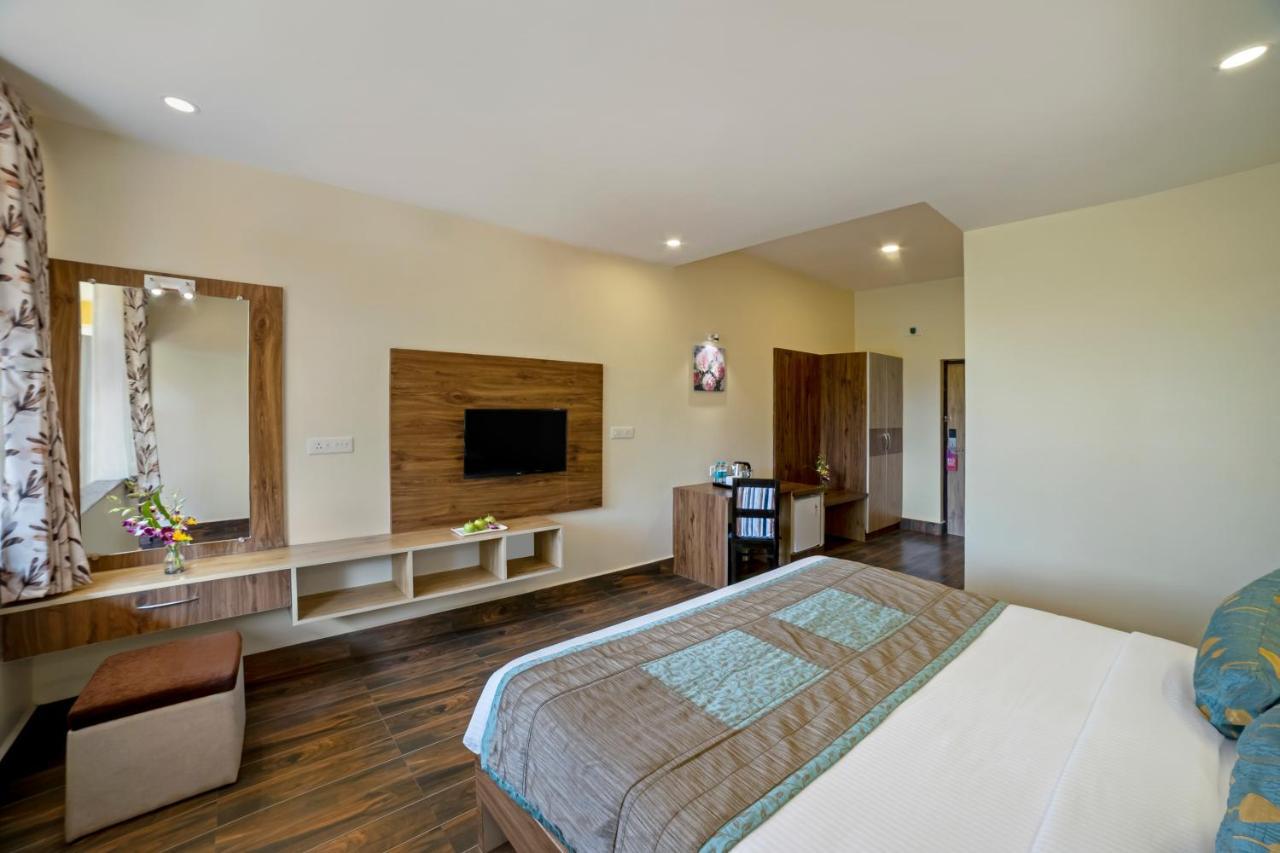 Sterling Karwar Hotel Bagian luar foto