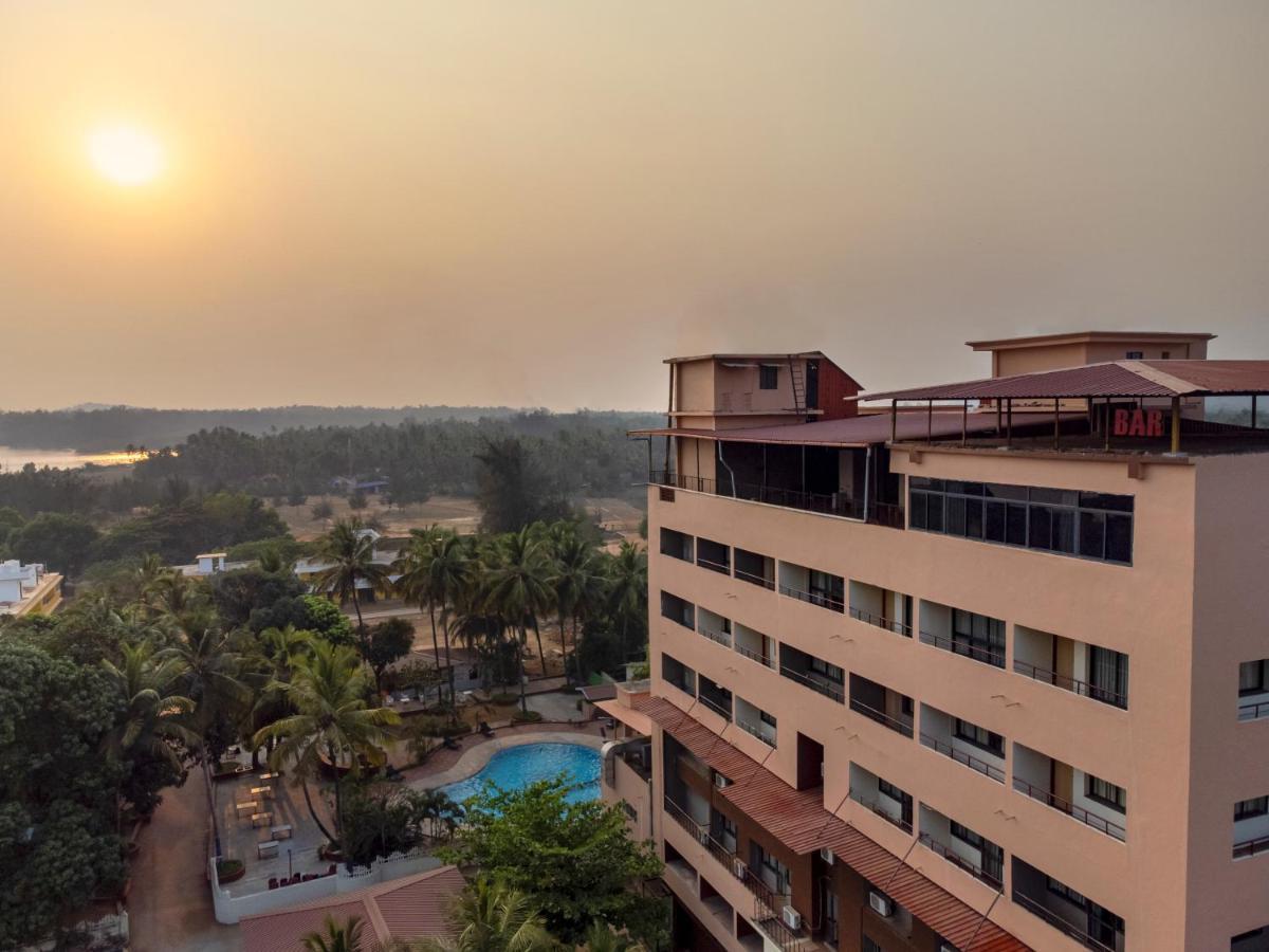 Sterling Karwar Hotel Bagian luar foto