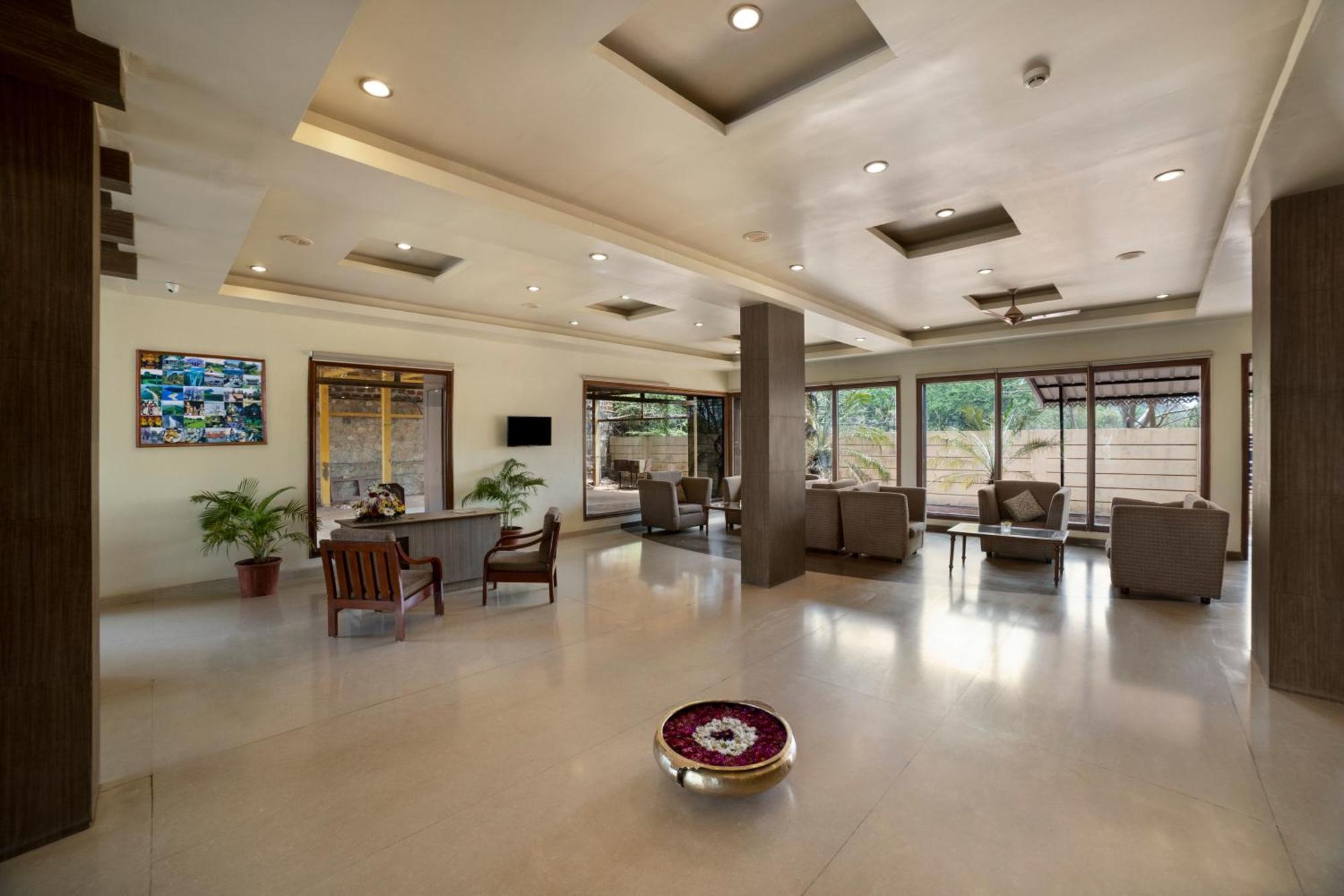 Sterling Karwar Hotel Bagian luar foto