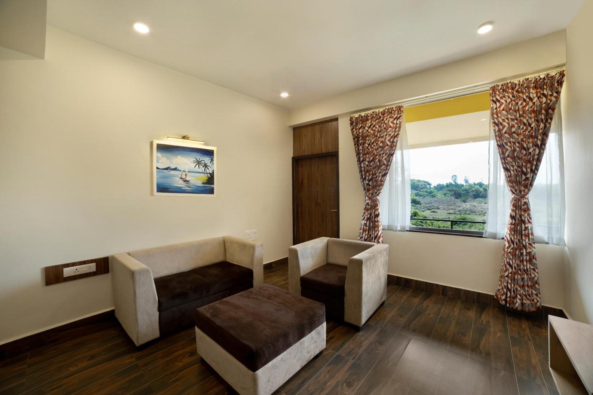 Sterling Karwar Hotel Bagian luar foto