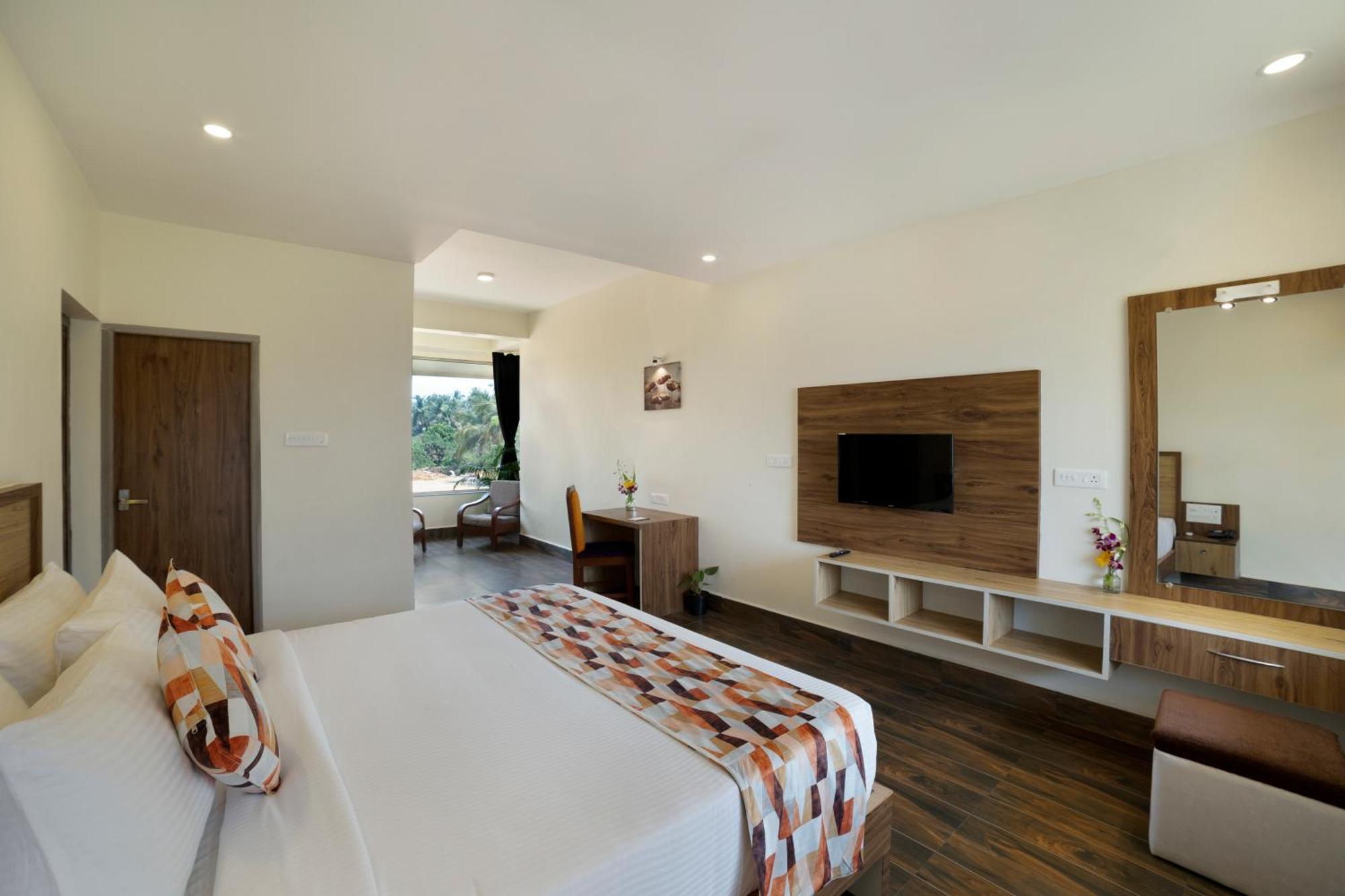 Sterling Karwar Hotel Bagian luar foto