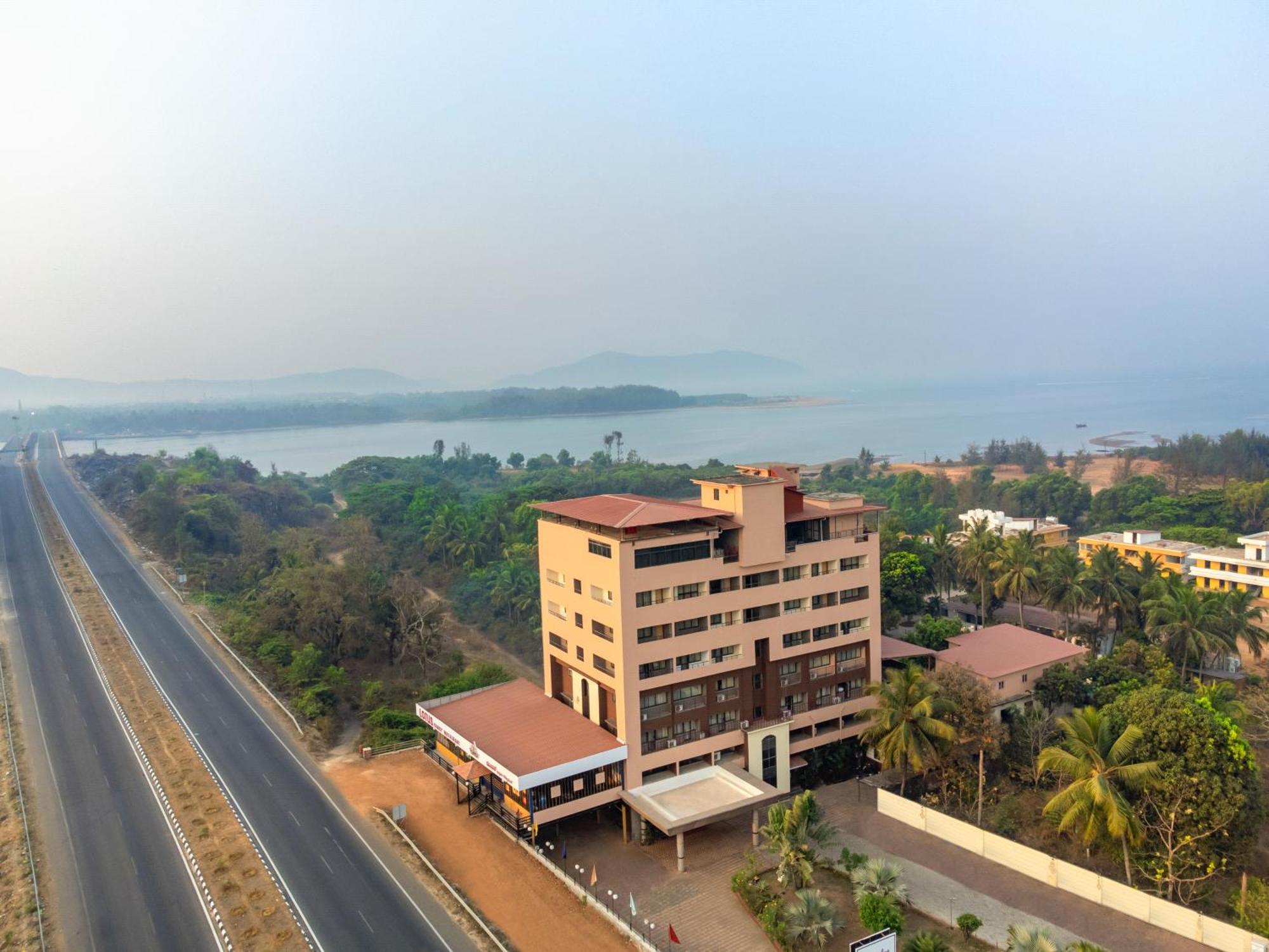 Sterling Karwar Hotel Bagian luar foto