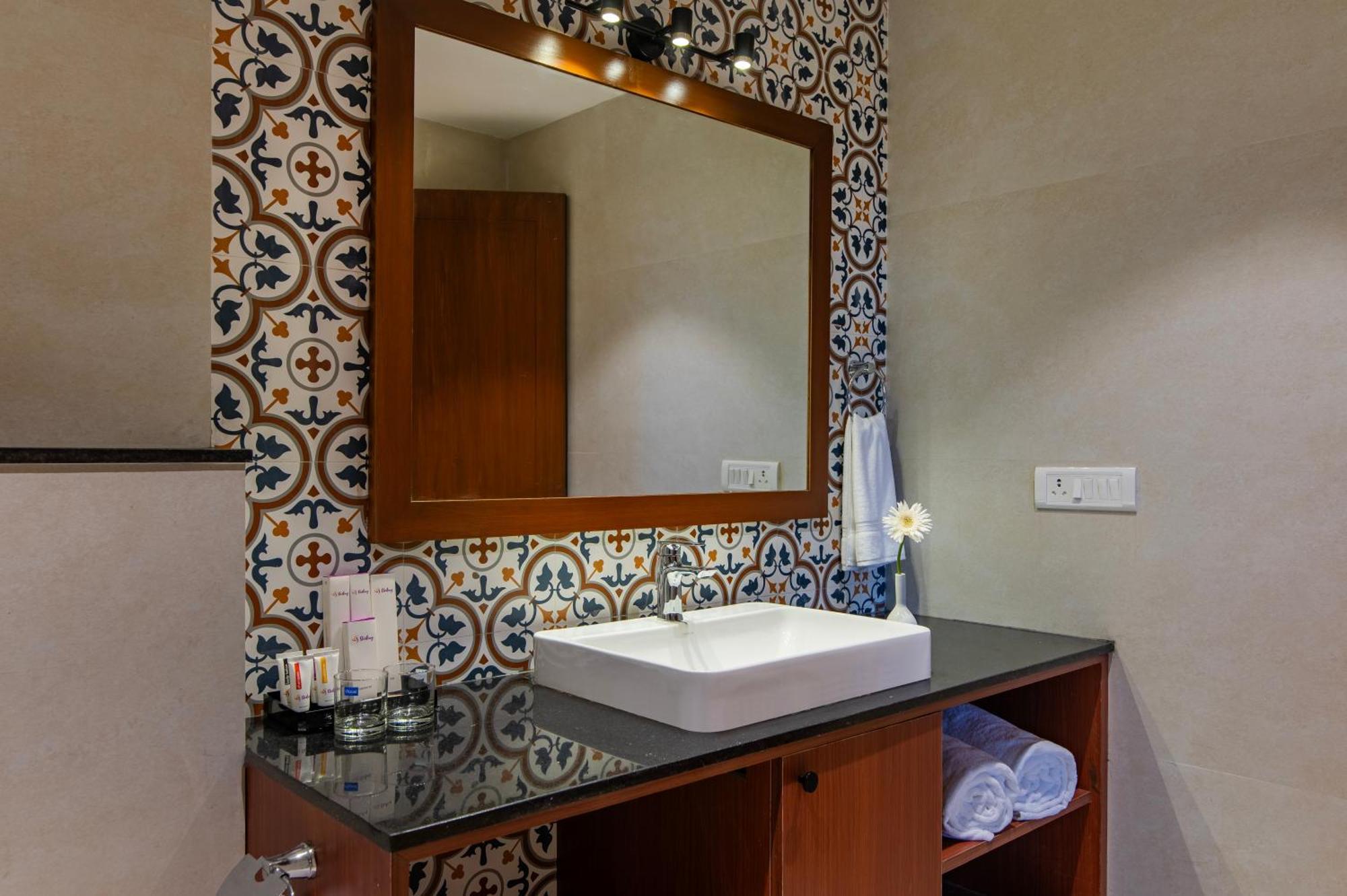 Sterling Karwar Hotel Bagian luar foto