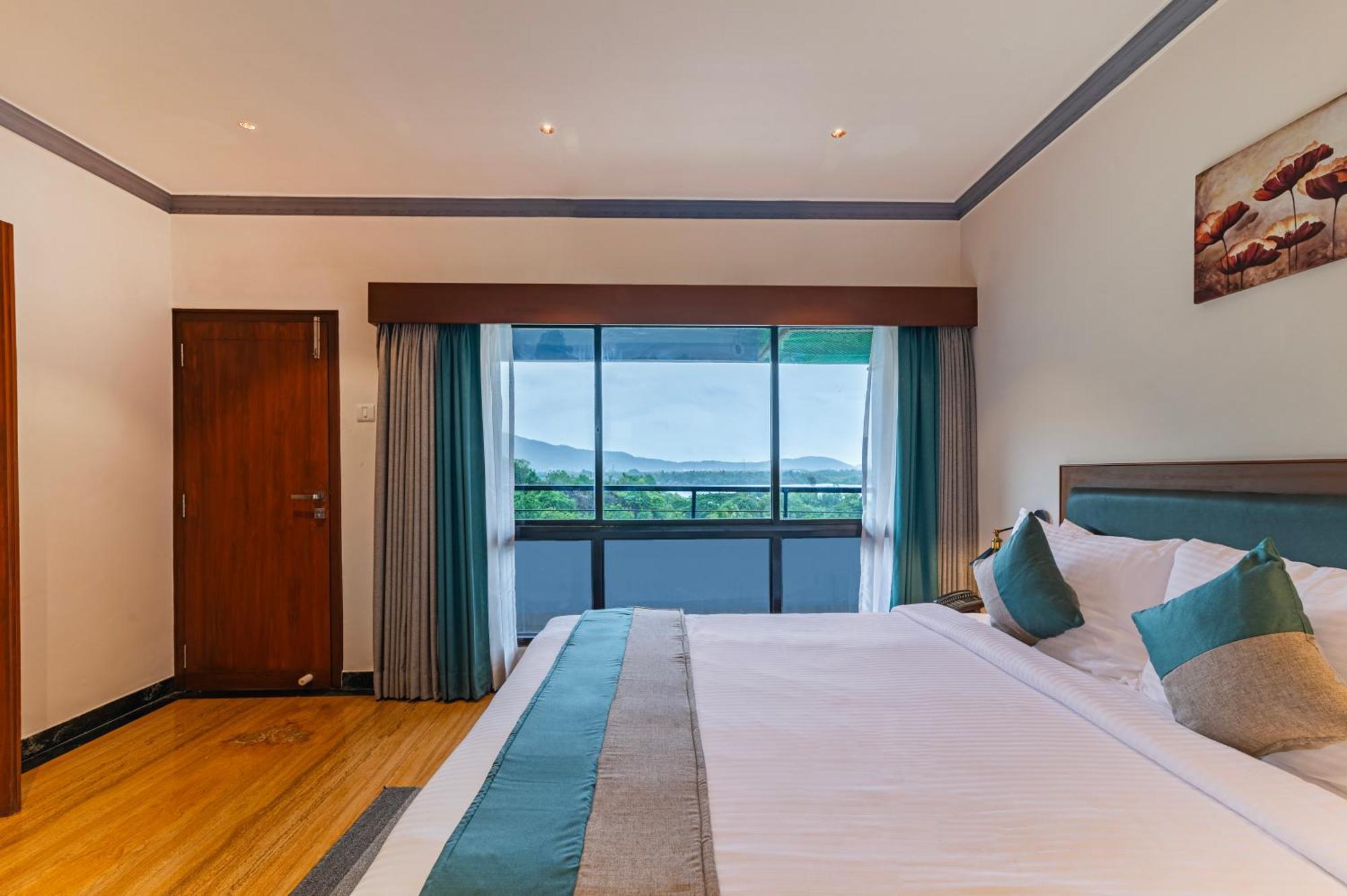 Sterling Karwar Hotel Bagian luar foto