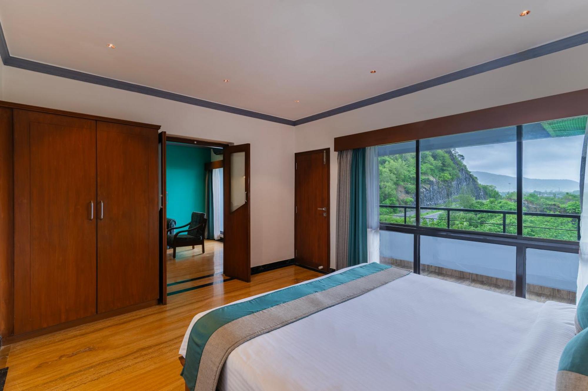 Sterling Karwar Hotel Bagian luar foto
