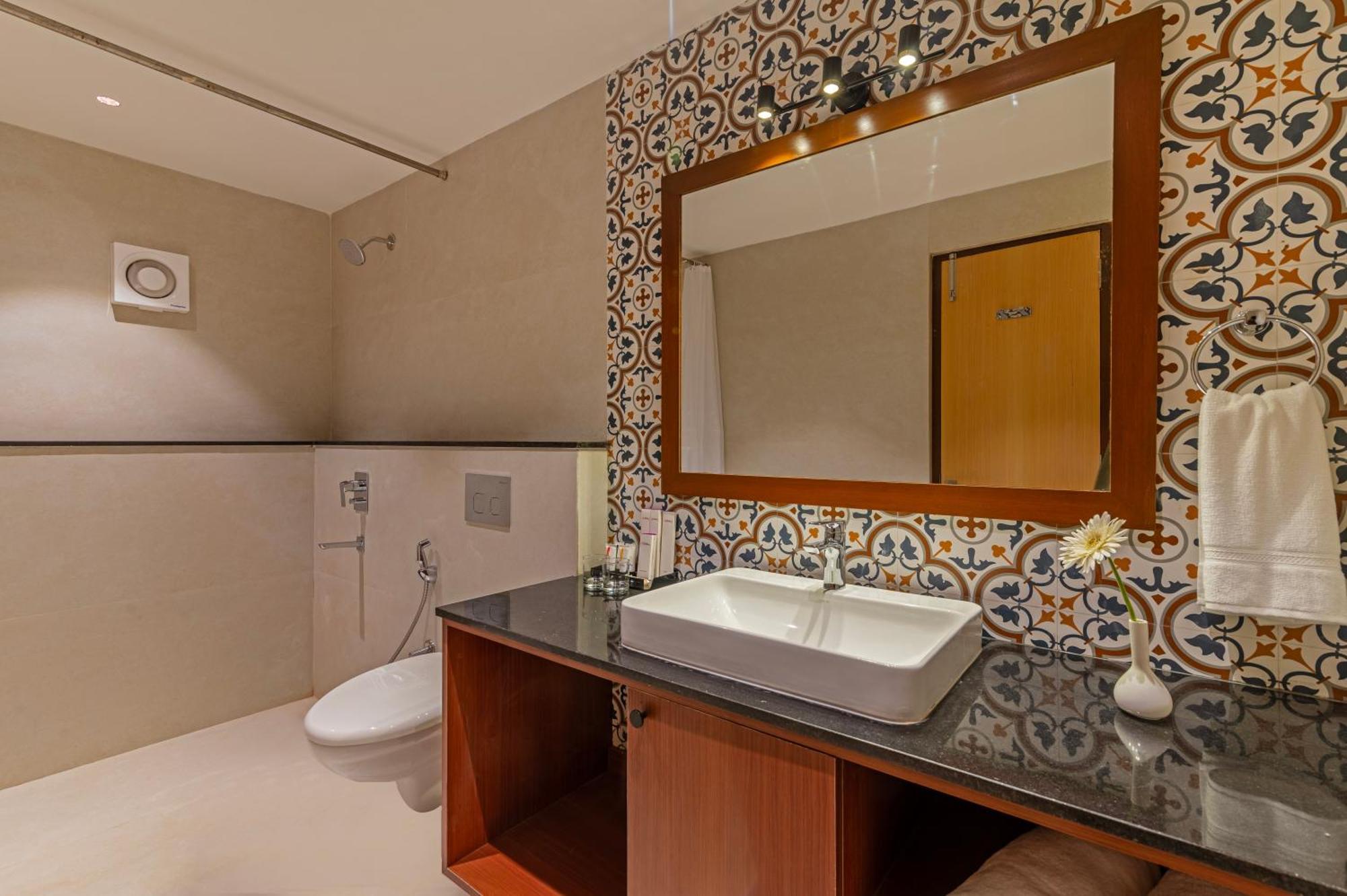 Sterling Karwar Hotel Bagian luar foto