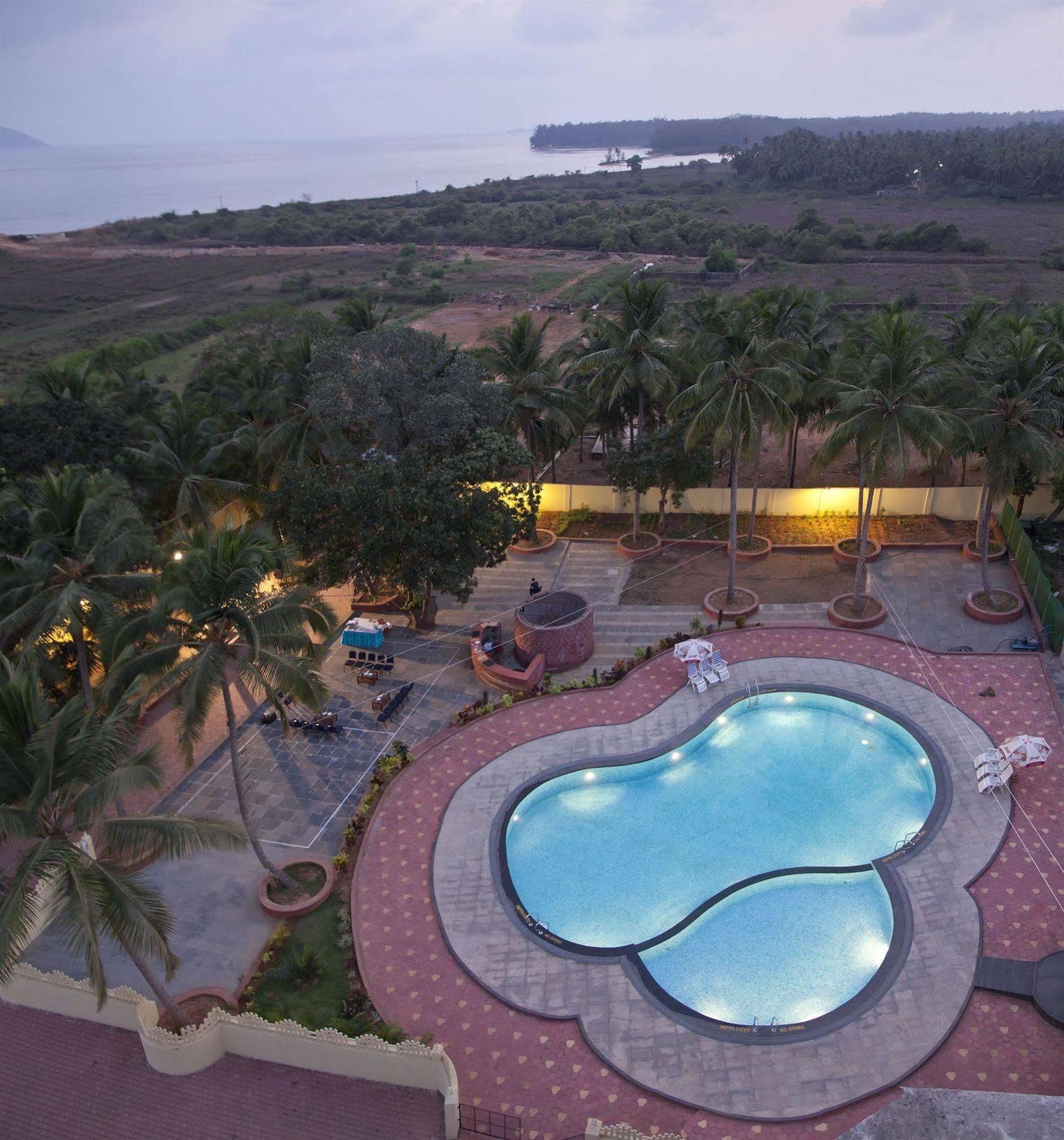 Sterling Karwar Hotel Bagian luar foto